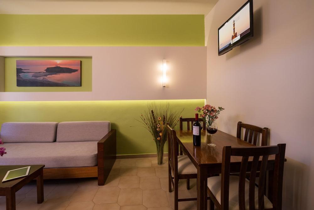 Oscar Suites&village Hotel 4*